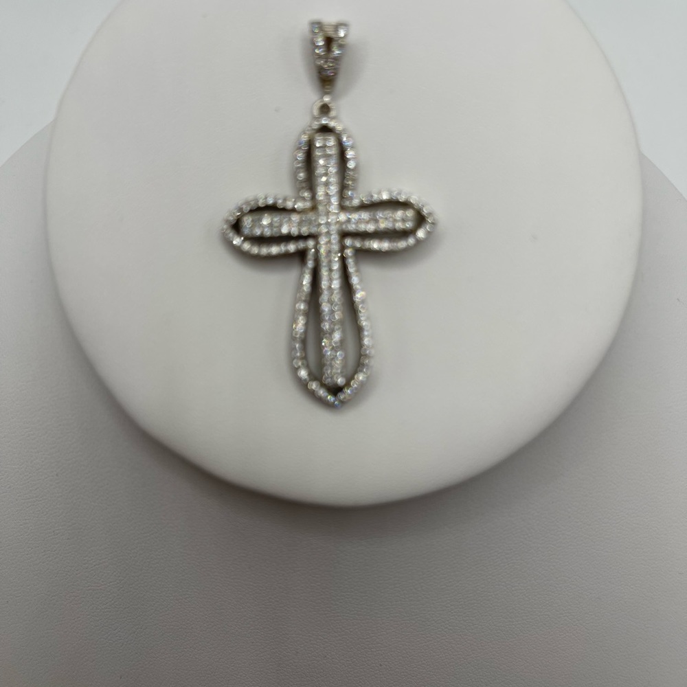 Cross pendant